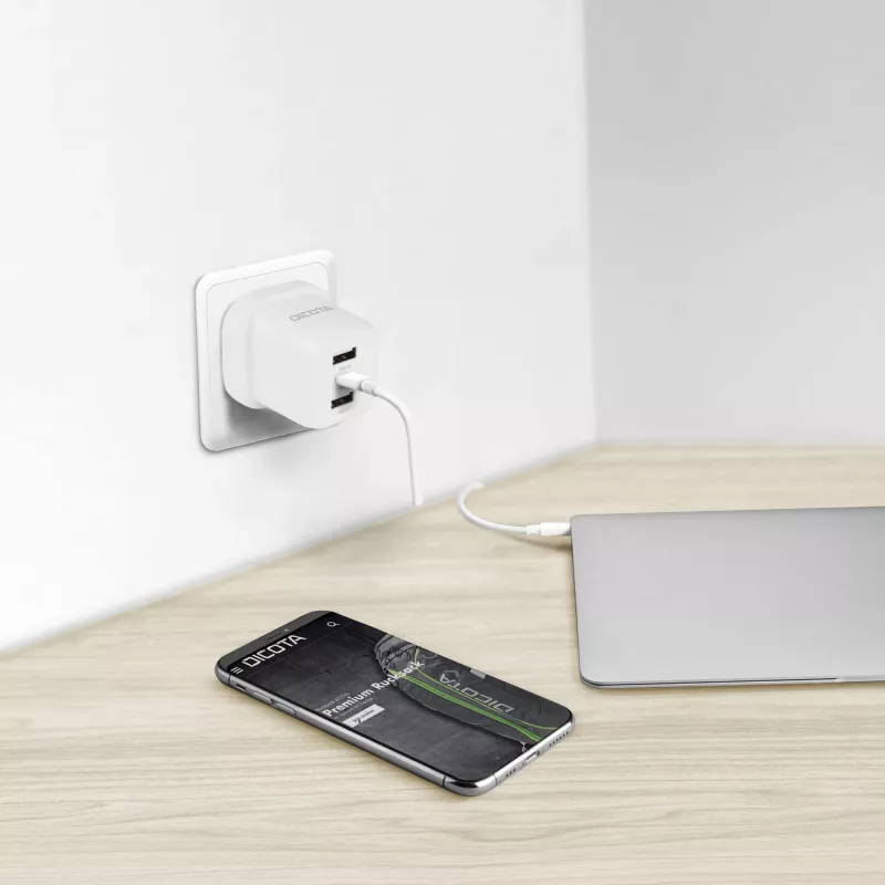 Dicota barošanas avots - kompakts, klēpjdatoram - 32 vati - 3 A - 3 izejas pieslēgvietas (USB-C, 2 x USB)