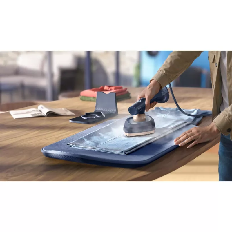 Tvaika gludeklis Philips GC213/50 ar SteamGlide Plus zoli, 1800 W, 2,5 m vads, StyleMat iekļauts