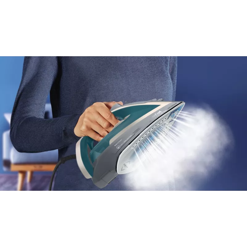 Steam iron Tefal Ultragliss Anti-Calc Plus FV6842 — 2800 W, 0.27 L tank, 260 g/min steam boost, 1.295 kg
