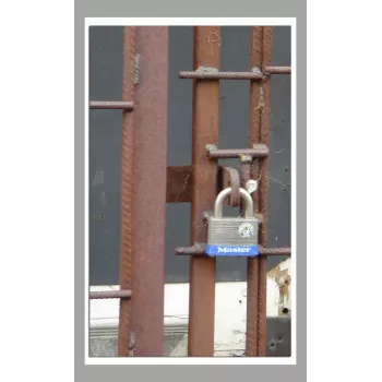 Piekaramā atslēga MASTERLOCK 51 mm laminēta tērauda korpuss ar tapu mehānismu