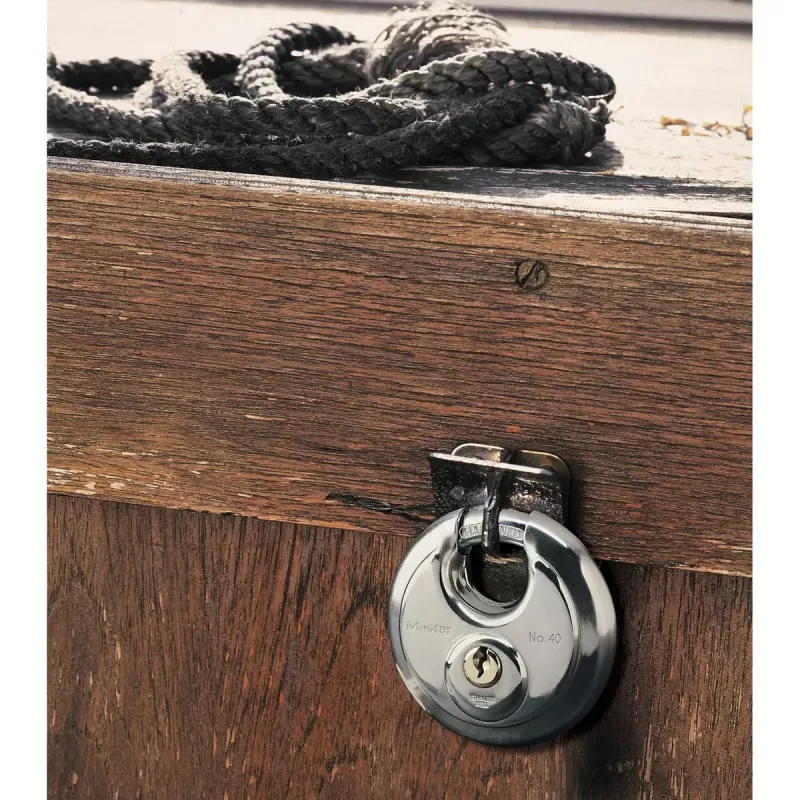 Discus piekaramā atslēga MASTER LOCK 70 mm nerūsējošais tērauds aizsargāts kāts
