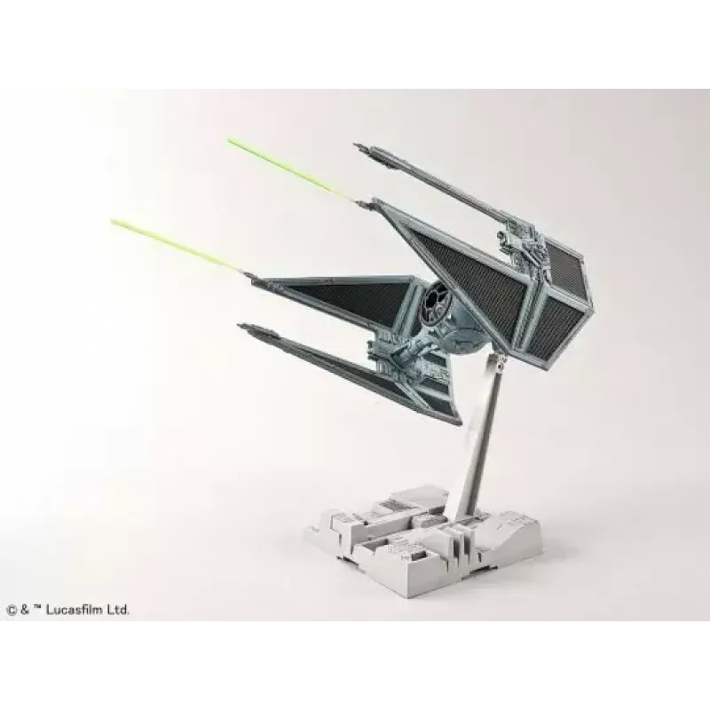 Plastmasas modeļa komplekts REVELL TIE Interceptor mērogā 1:72 – izstāžu modeļa salikšanas komplekts