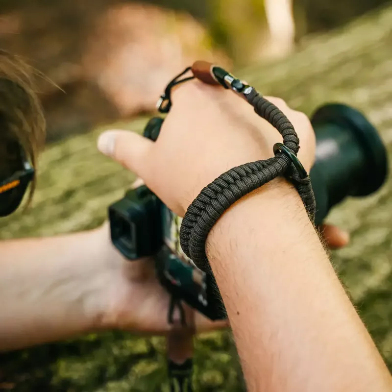 Kameras siksniņa MOBOTIX C-Rope Claw digitālajām kamerām, neilons tumši zila, maks. garums 30 cm