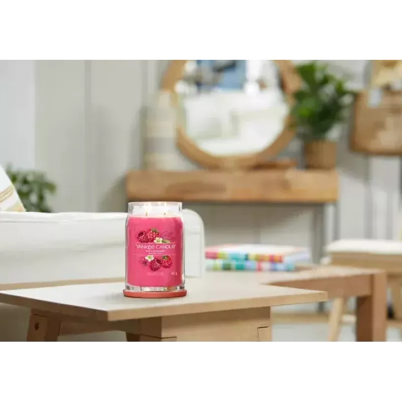 Vaska svece Yankee Candle Cylinder Raspberry Crimson — Augstums 157 mm, Diametrs 93 mm, Svars 567 g, 1 gab.
