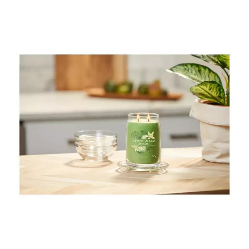 Vaska svece Yankee Candle Signature Lime Vanilla zaļa 1 gab. 157 mm 9,3 cm 567 g