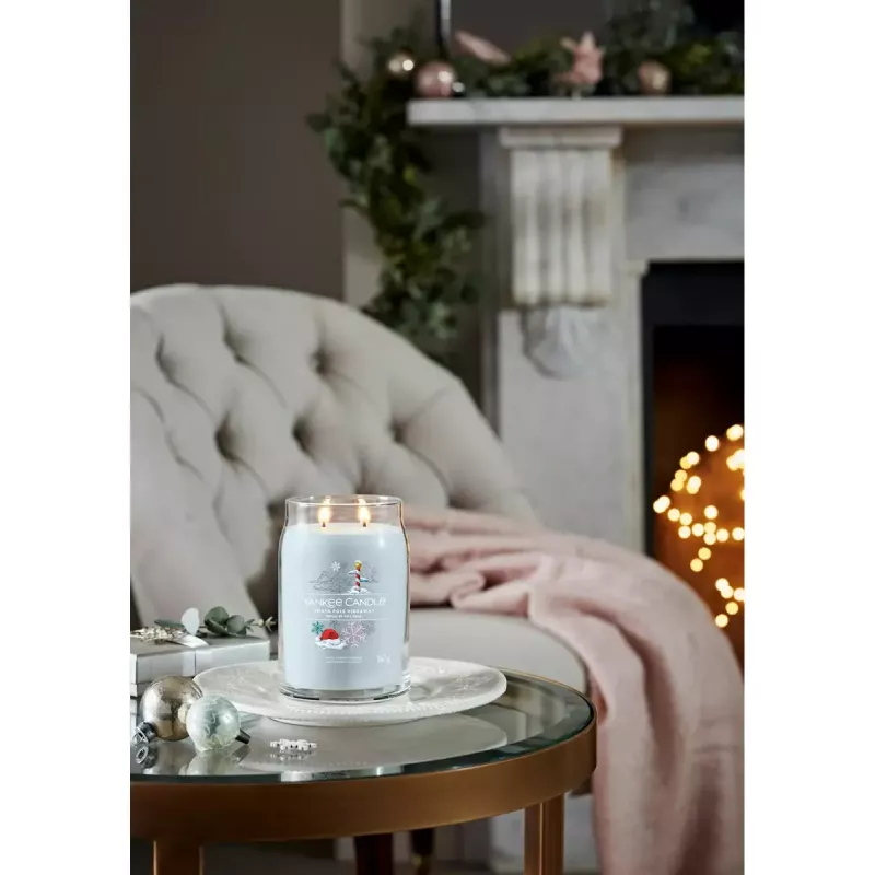 Vaska svece Yankee Candle North Pole Hideaway Zila 157mm 567g