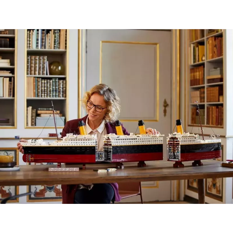LEGO building set ICONS 10294 Titanic modeļa kopija — 9,090 gabali, 18+