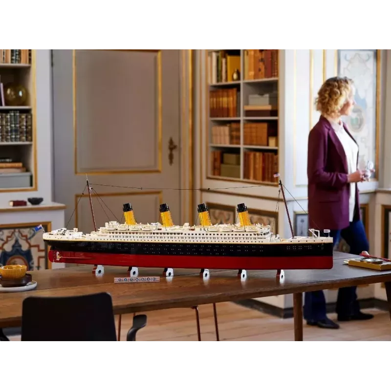 LEGO building set ICONS 10294 Titanic modeļa kopija — 9,090 gabali, 18+