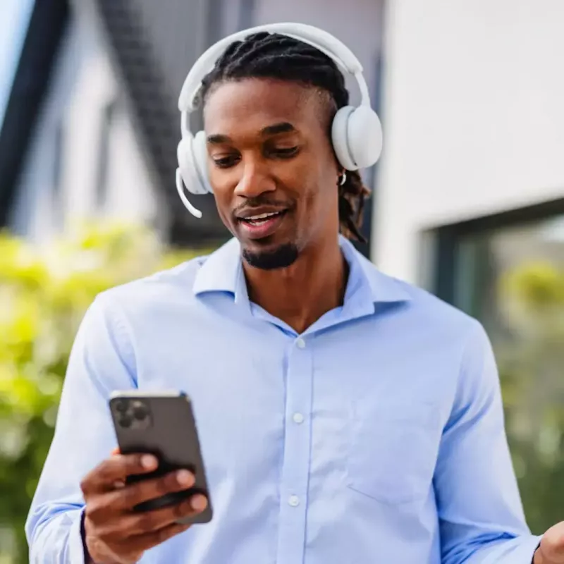 Austiņas Logitech Zone Wireless 2 ES — vadu un bezvadu (Bluetooth), USB-C, supraaurālas, 1,5 m kabelis, balta krāsa, 212 g
