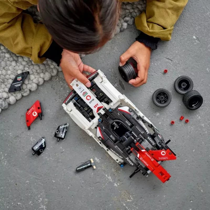 LEGO ķieģeļu komplekts Formula E Porsche 99X Electric modelis 42137 – konstruēšanas rotaļlietu komplekts