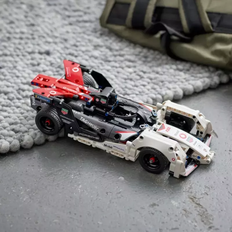 LEGO ķieģeļu komplekts Formula E Porsche 99X Electric modelis 42137 – konstruēšanas rotaļlietu komplekts