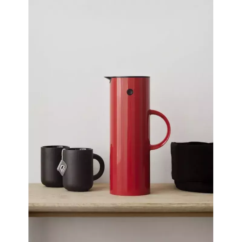 Vakuuma termoss Stelton EM77 1L sarkans kempingam un ikdienas lietošanai