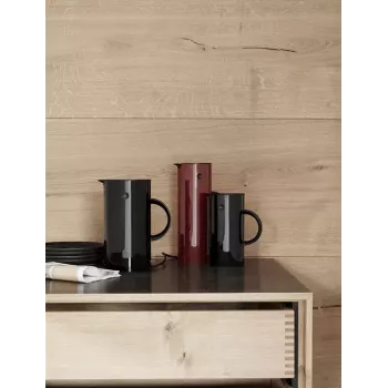 Termoss Stelton EM77 0,5L melns kempingam ikdienas lietošanai