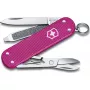 Kabatas nazis Victorinox Classic SD Alox Flamino Party red — kompakts daudzfunkcionāls instruments ar asmeni, šķērēm, nagu vīli, skrūvgriezi, atslēgu gredzenu