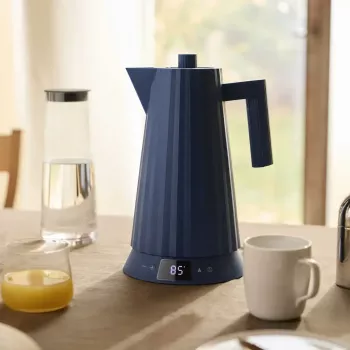 Elektriskā tējkanna Alessi Plissé 1,0 L 2200 W zila, termoplastiskais sveķis, slēpta pamatne, automātiska izslēgšanās