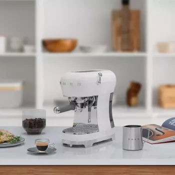 Espresso kafijas automāts Smeg 1.1 L ECF02WHEU