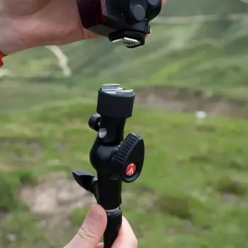 Manfrotto MLH1HS-2 aukstā kurpes slīpgalva ar gaismas savienojumu un lietussarga turētāju