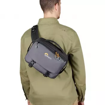 Sling case Lowepro LP37468-PWW pelēka Shoulder strap 1 exterior pocket