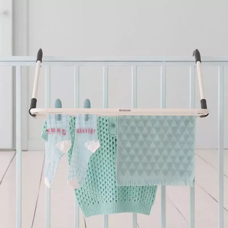 Pakaramā klipša veļas žāvētājs Brabantia 102769 melns sudrabains 710 mm