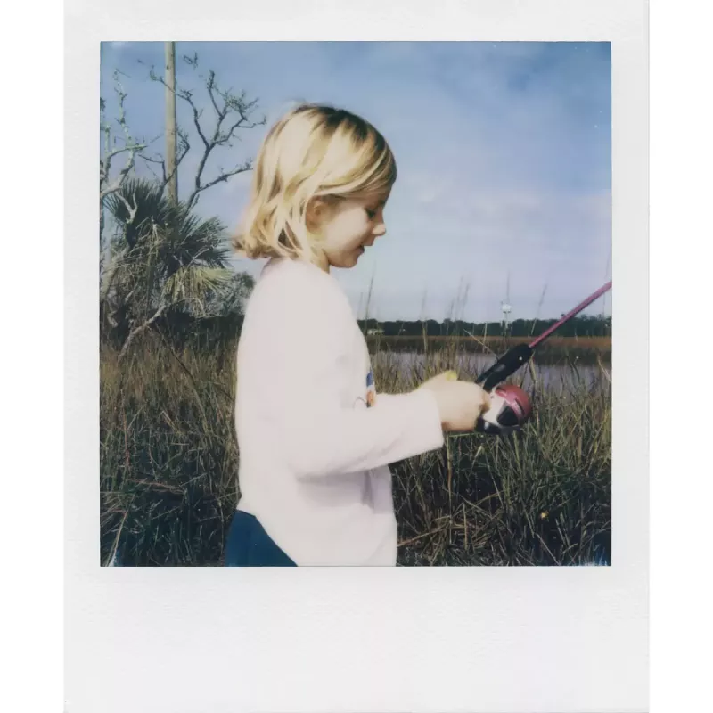 Momentfotoaparāts POLAROID Now Gen 3 Coral 9156 — analogs momentuzņēmumu fotoaparāts, krāsa Coral