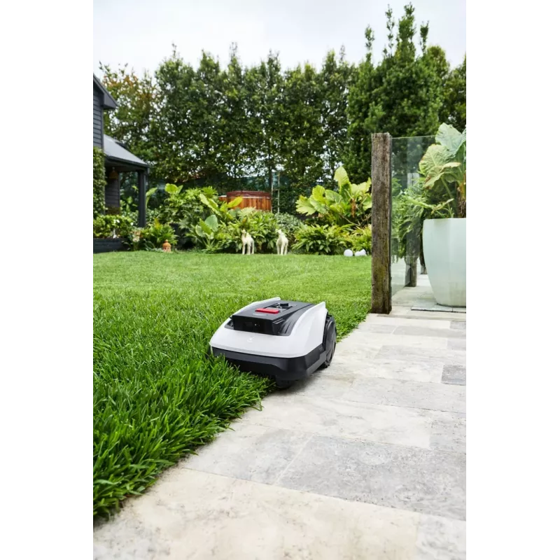 Autonomous lawn mower Ecovacs GOAT O800 RTK