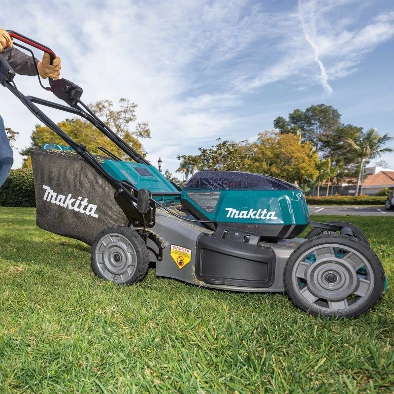 Makita DLM532PT4 zāles pļāvējs stumjamais zāles pļāvējs ar bateriju melns, zils