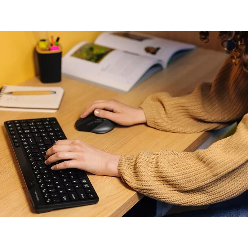 A4Tech Fstyler FBK27C bezvadu mehāniskā spēļu tastatūra, melna