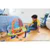 Hot Wheels Action Loop Cyclone Challenge trases komplekts ar 1:64 mēroga rotaļu automašīnu, ērta uzglabāšana