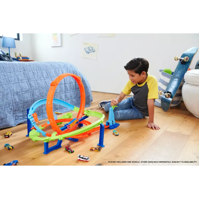Hot Wheels Action Loop Cyclone Challenge trases komplekts ar 1:64 mēroga rotaļu automašīnu, ērta uzglabāšana