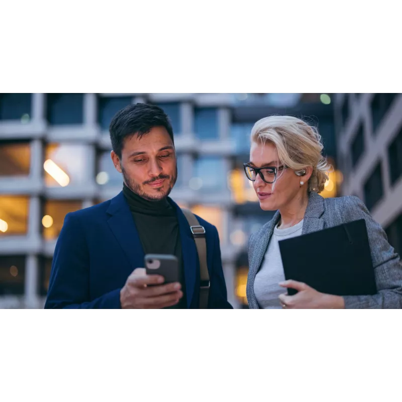 Cellularline Nebit – TWS tulkotāja austiņas NEBIT TWS ar reāllaika tulkošanas funkciju. Elegantas un inteliģentas, izstrādātas, lai pārvarētu valodas barjeras un nodrošinātu tūlītēju saziņu un transkripciju.