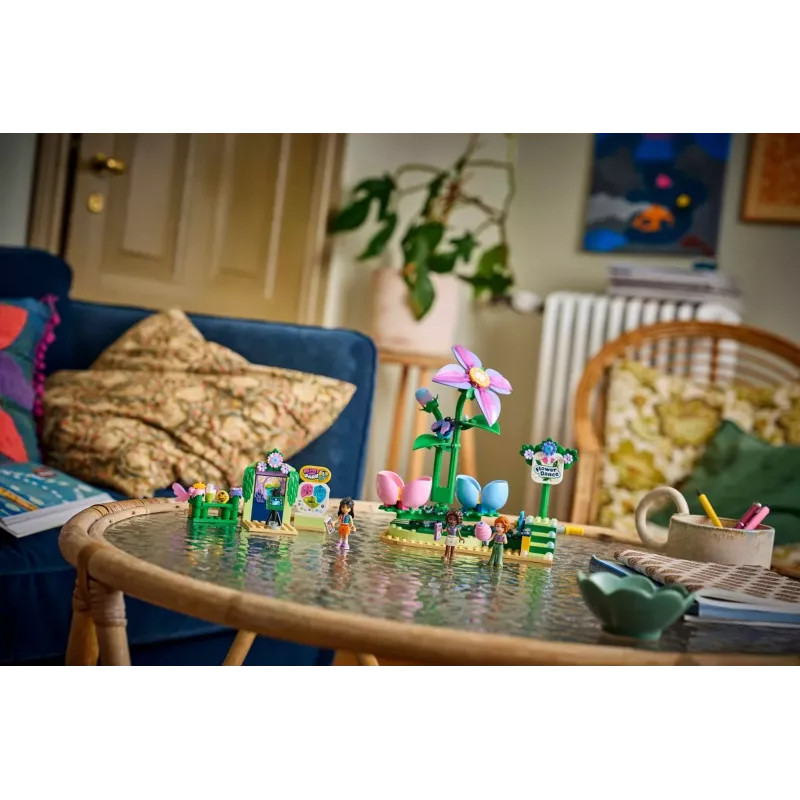 LEGO Friends 42702 Rotējošais ziedu un feju krūzīšu atrakcijs (321 gab.)