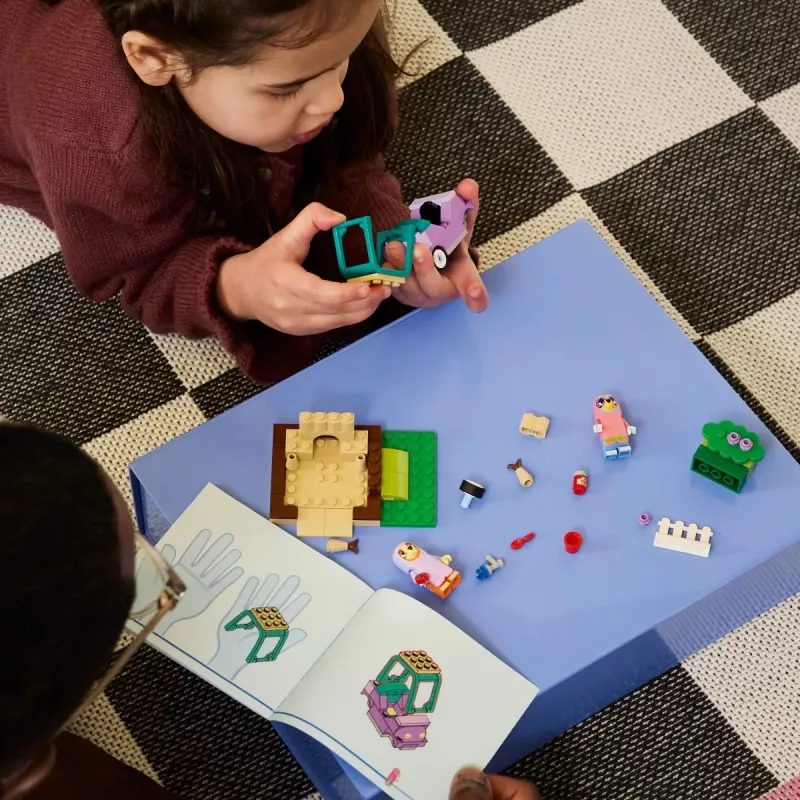 LEGO Bluey 11216 Vecmāmiņas ar Bingo un Bluey (80 gab.)