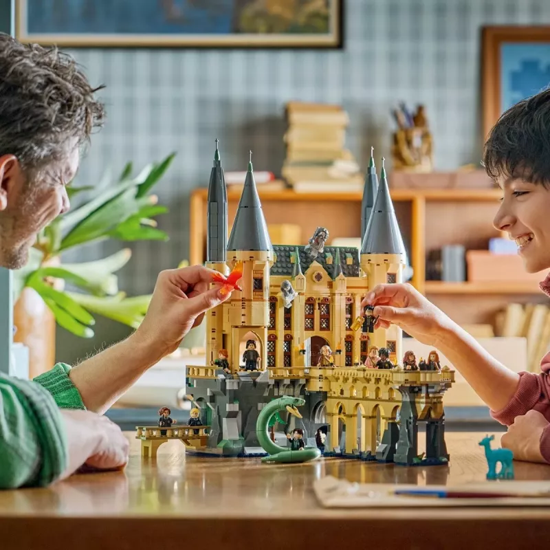 LEGO Harry Potter 76473 Cūkkārpas pils: Austrumu spārns (2164 gab.)