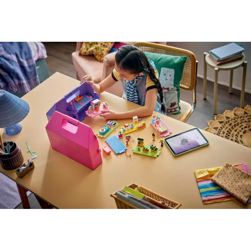 LEGO Friends 42697 Radoša leļļu māja koferī (355 gab.)