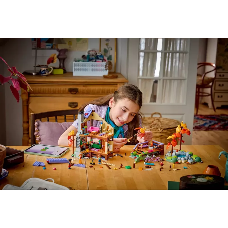 LEGO Friends 42705 Mājīga rudens meža mājiņa (1229 gab.)