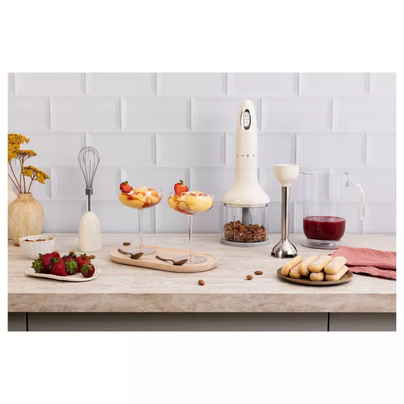 SMEG HBF03CREU rokas blenderis 700W krēmkrāsā