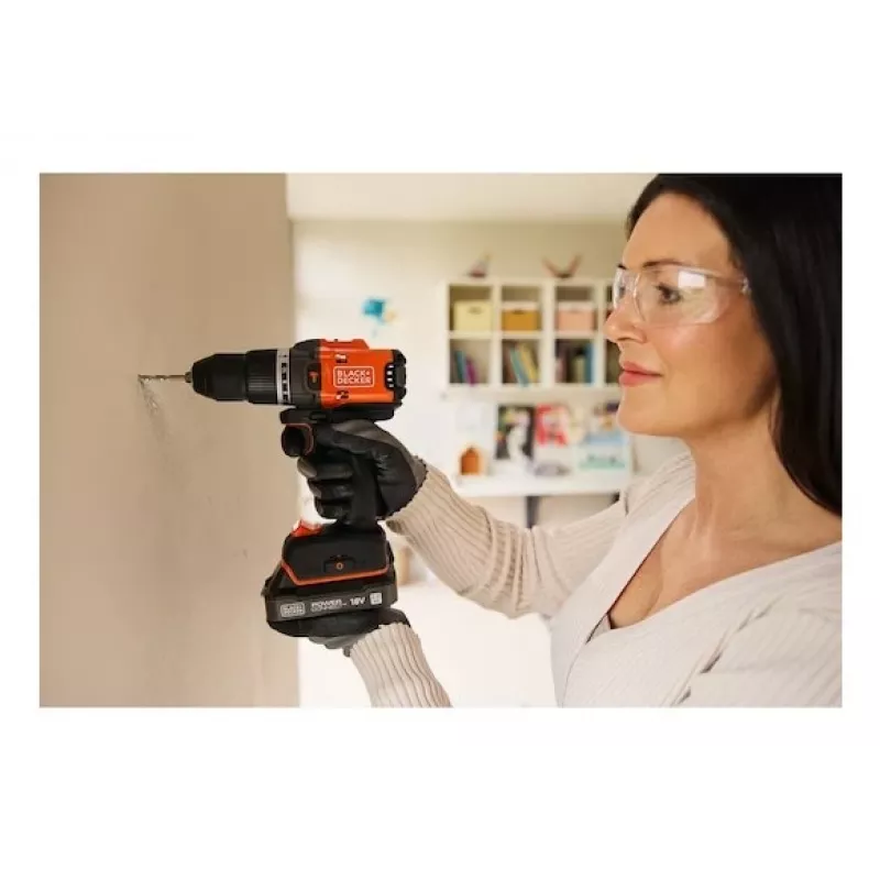 Black & Decker BLD683XN-XJ Vada triecienurbis 680W 13mm Atslēgas patrona 0-3000 RPM Melns/Oranžs