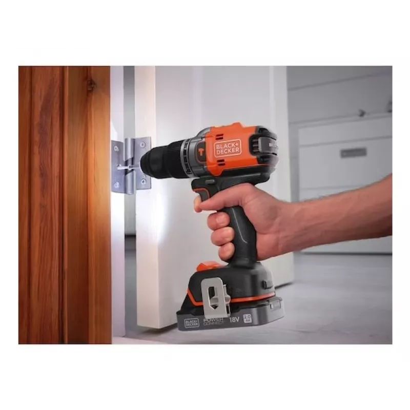 Black & Decker BLD683XN-XJ Vada triecienurbis 680W 13mm Atslēgas patrona 0-3000 RPM Melns/Oranžs