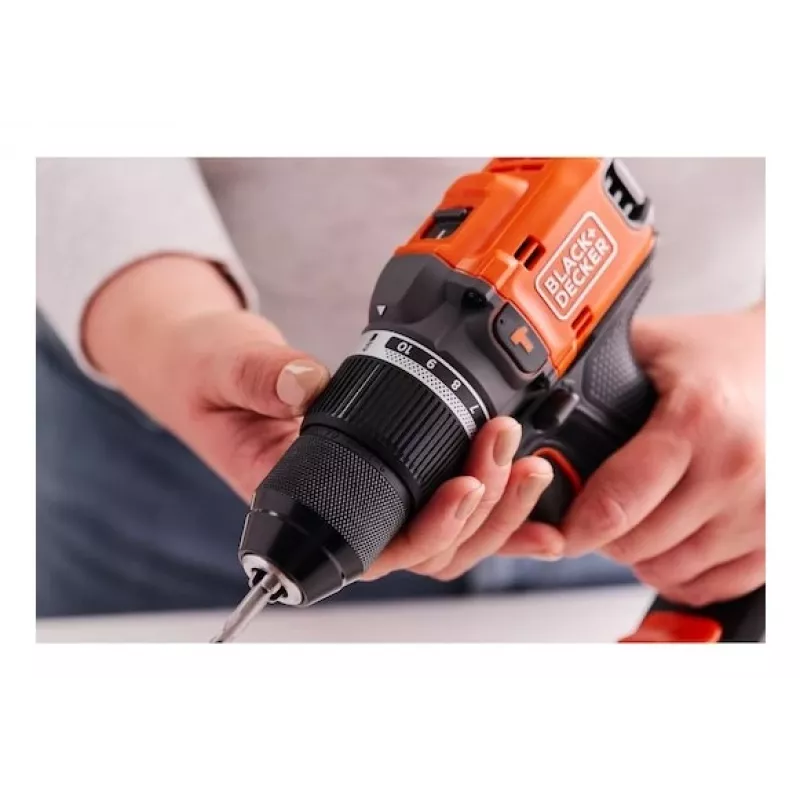 Black & Decker BLD683XN-XJ Vada triecienurbis 680W 13mm Atslēgas patrona 0-3000 RPM Melns/Oranžs