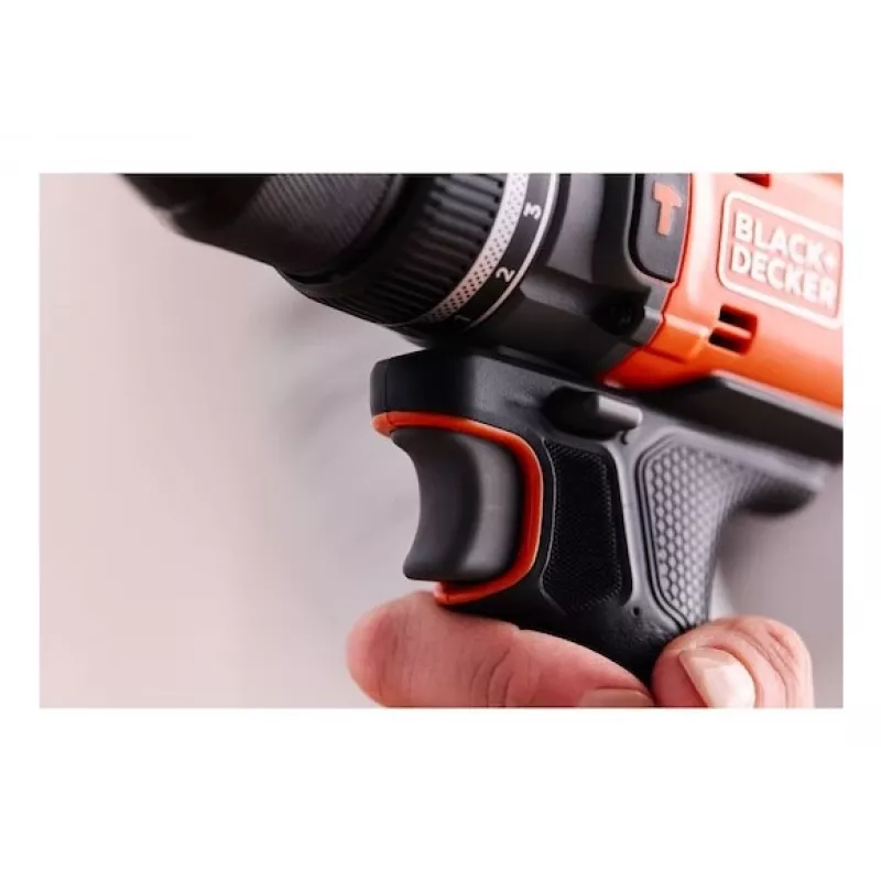 Black & Decker BLD683XN-XJ Vada triecienurbis 680W 13mm Atslēgas patrona 0-3000 RPM Melns/Oranžs