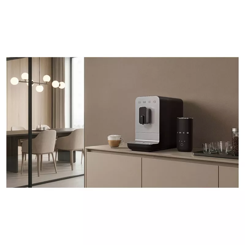 SMEG BCC11BLMEU Kafijas automāts ar dzirnaviņām un tvaika funkciju, matēti melns