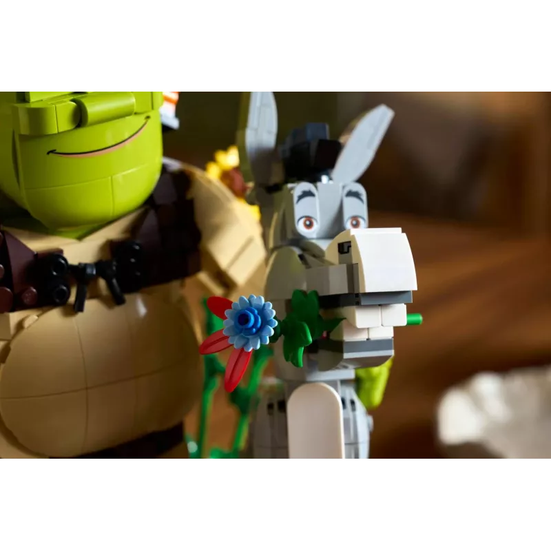 LEGO ICONS 72423 Šreks, Ēzelis un Runcis zābakos