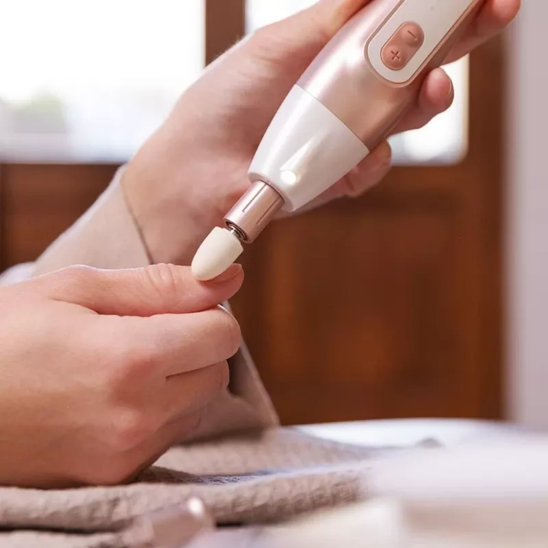 Cecotec PinkyCare 700 Perfect Nails elektriskais manikīra un pedikīra komplekts, nagu urbis, 7 stiprinājumi, 2 ātrumi, uzlādējams, rozā/balts