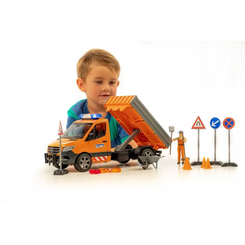 BRUDER MB Sprinter Municipal ar gaismas un skaņas moduli, oranžs, mērogs 1:16