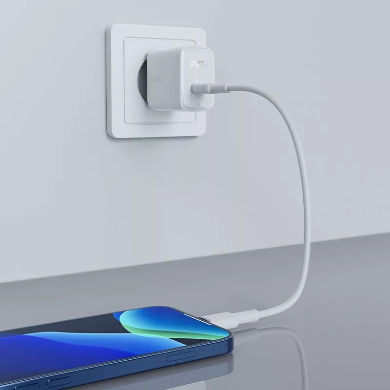 ACEFAST GaN USB-C Lādētājs 30W PD QC 3.0 AFC FCP Balts (A21)