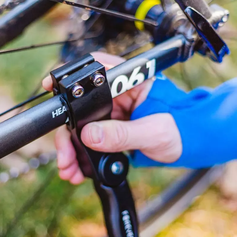 Forever Outdoor Bikes Kickstand - Sānu statīvs no alumīnija sakausējuma 24-29 collu velosipēdiem, melns