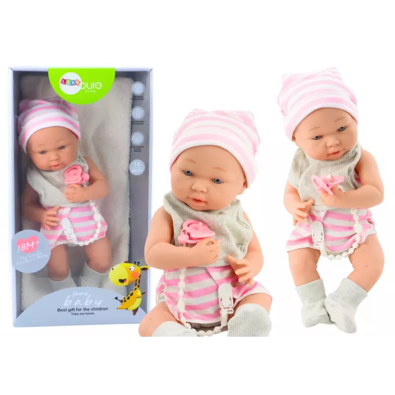 LEAN TOYS Bērnu lelle baltā un rozā apģērbā, cepurē, knupītī, priekšautiņā, segā