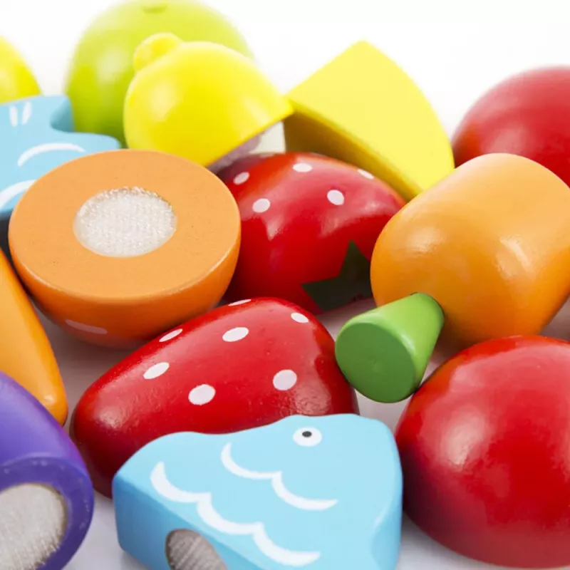 LEAN TOYS Dārzeņu un augļu griešanas komplekts spainī ar griešanas dēli un nazi no koka