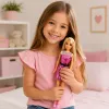 LEAN TOYS Anlily modes lelle rozā kleitā ar rokassomiņu, apaviem un aksesuāriem