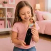 LEAN TOYS Anlily modes lelle tumšos džinsos, krāsainā topā, blondiem matiem